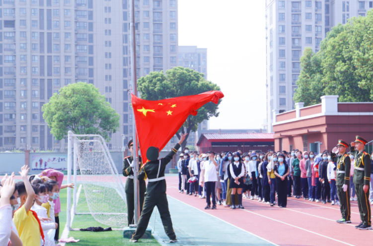 cq9电子平台网站段磊班——堪称范文的国旗下讲话